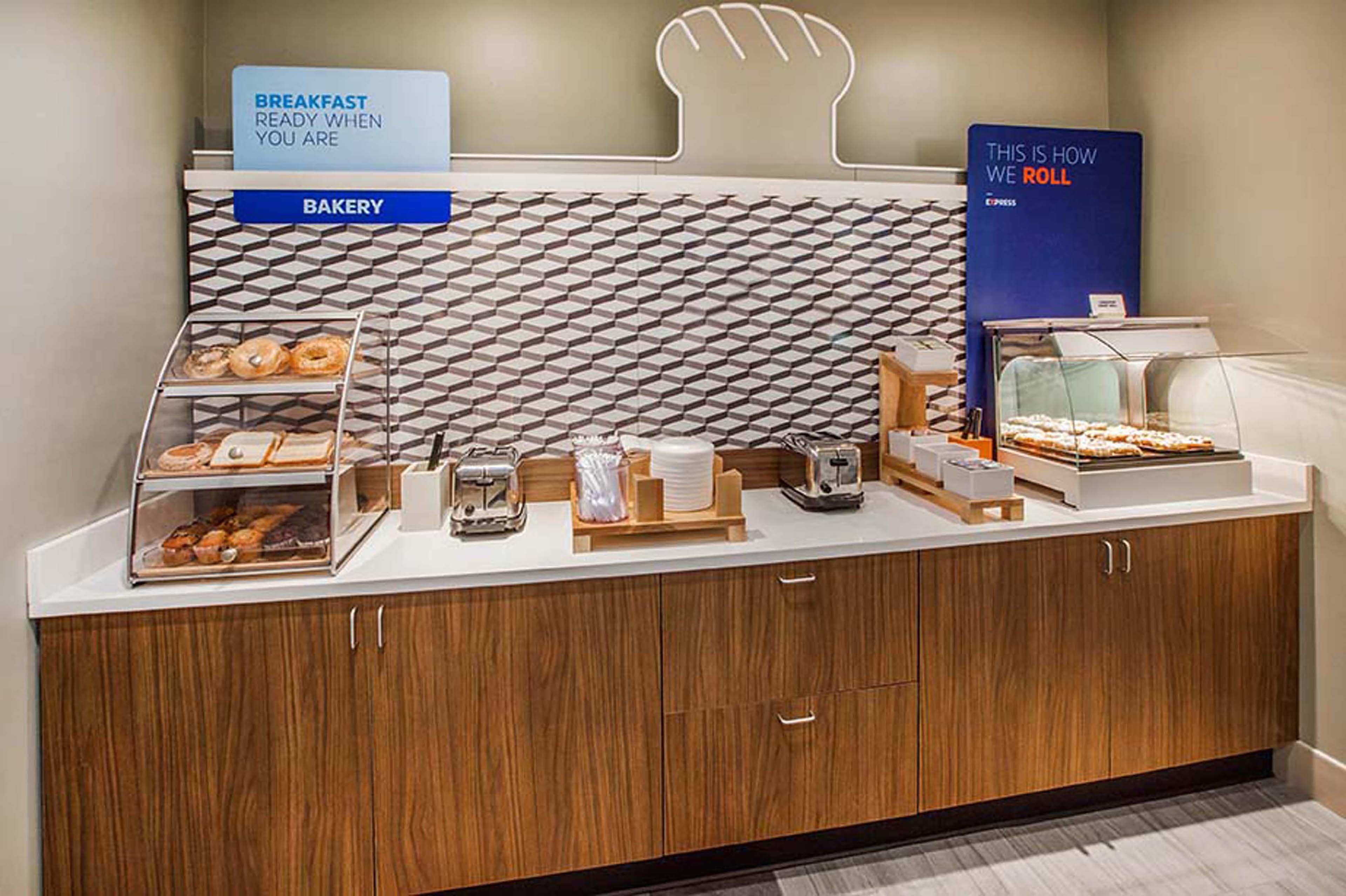 Holiday Inn Express & Suites Dearborn Sw - Detroit Area By Ihg Екстер'єр фото